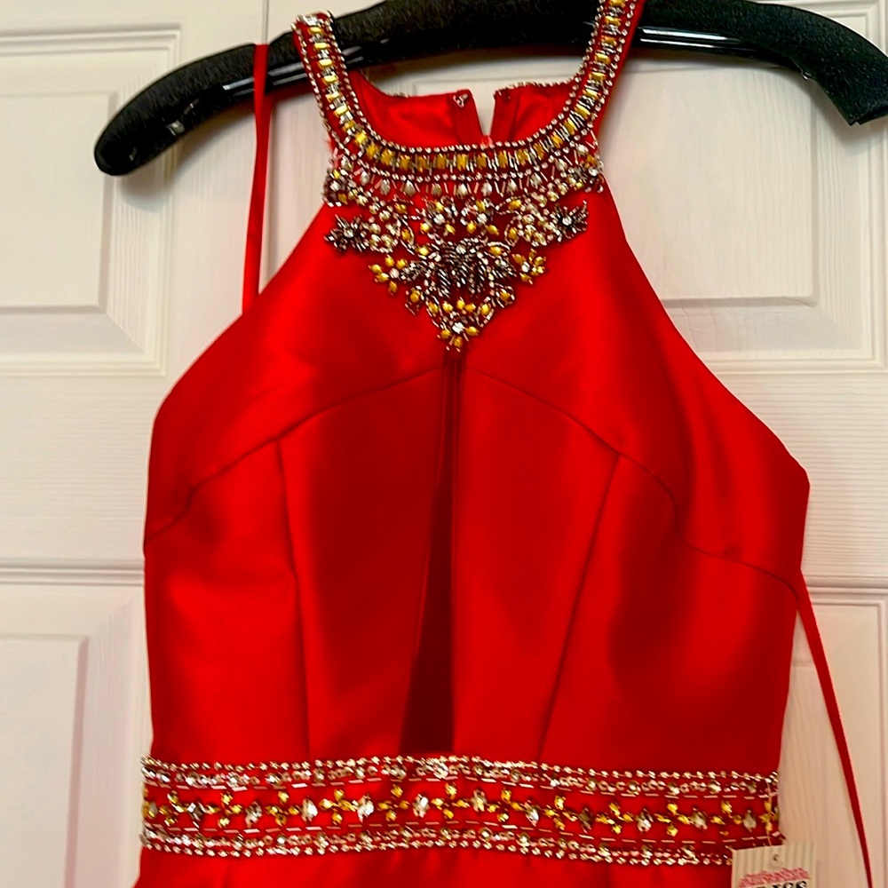 NWT Let’s Small Red Elegant Prom & Evening Gown